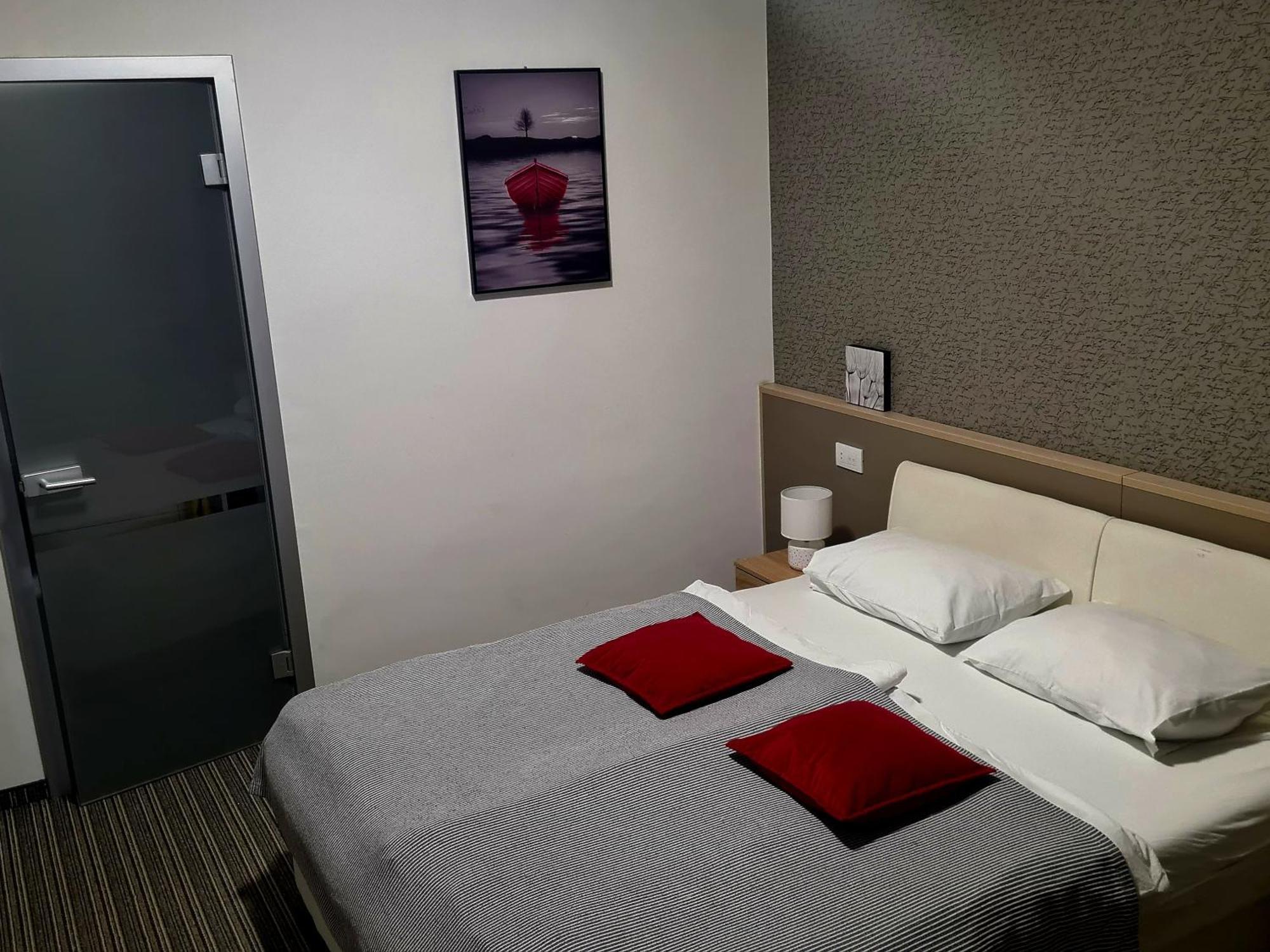 Bonitos, Sobe-Rooms Slavonski Brod Chambre photo